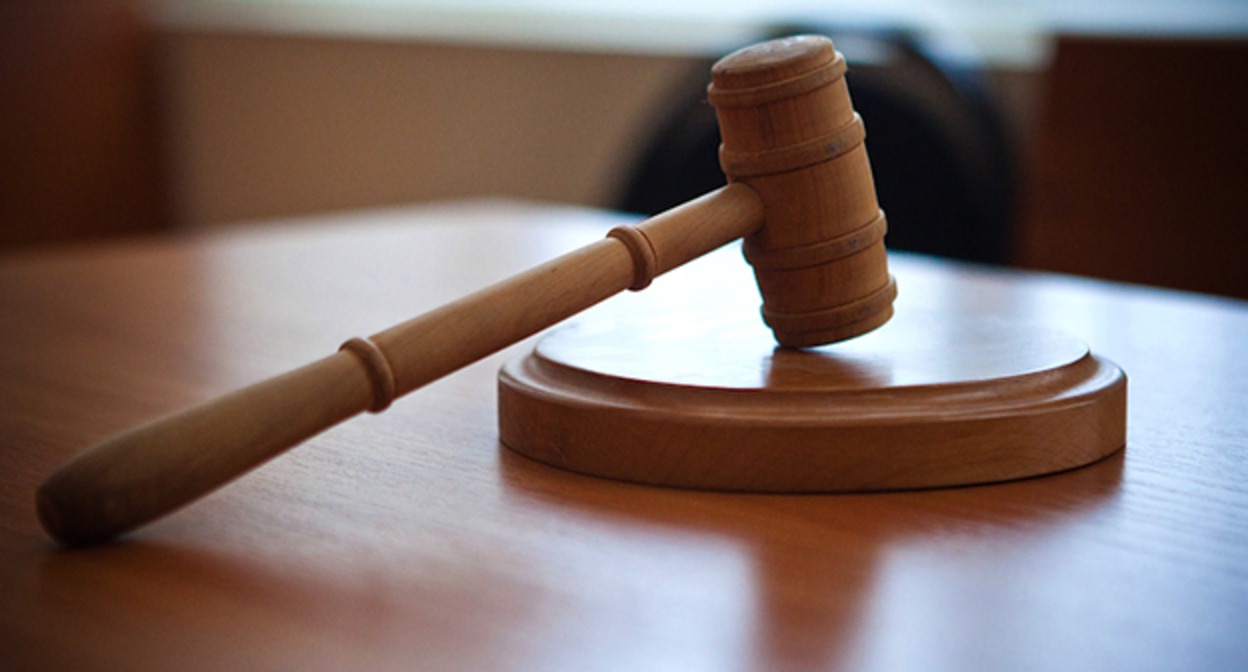 A gavel. Photo: Fyodor Obmaykin / Yugopolis